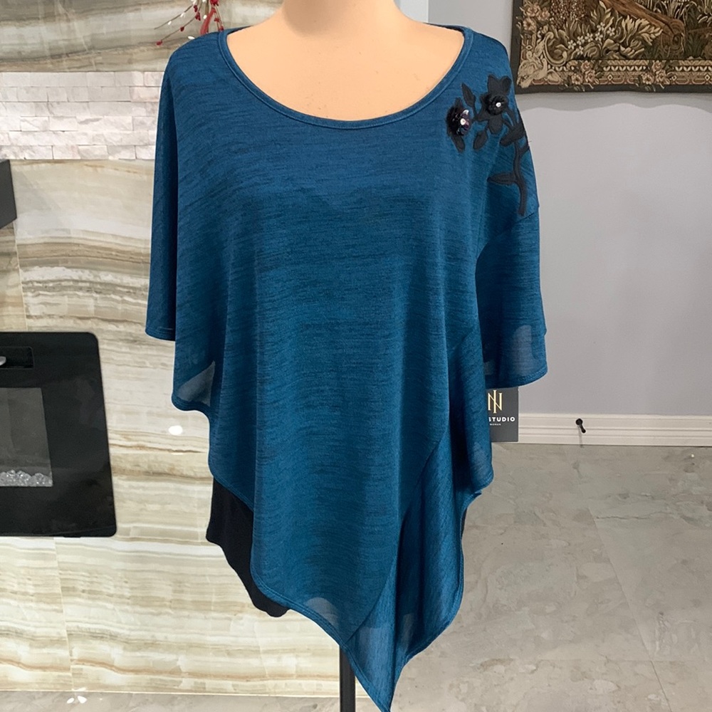 I.N. Studios New With Tags Women Blue Black Appliqué’s Tank Lining Blouse. 1X